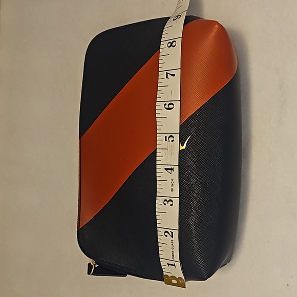 Qantas Aviation Navy Red Business Class Centenary 100 Years Amenity Cosmetic Bag - Picture 7 of 8